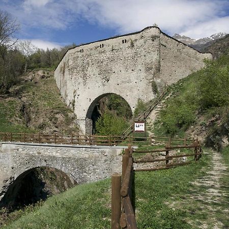 Appartamento Grenier Du Coeur Aosta Esterno foto