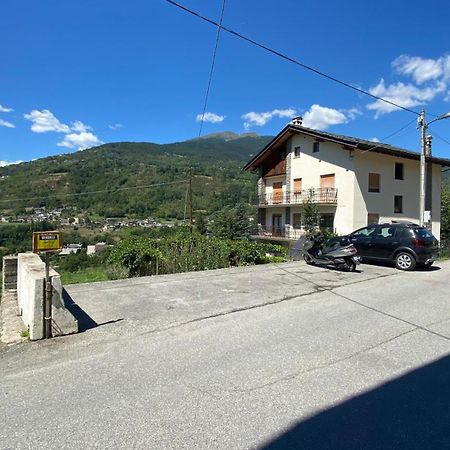 Appartamento Grenier Du Coeur Aosta Esterno foto