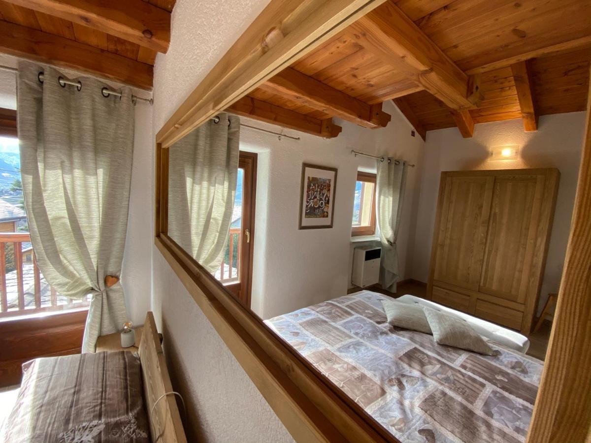 Appartamento Grenier Du Coeur Aosta Esterno foto