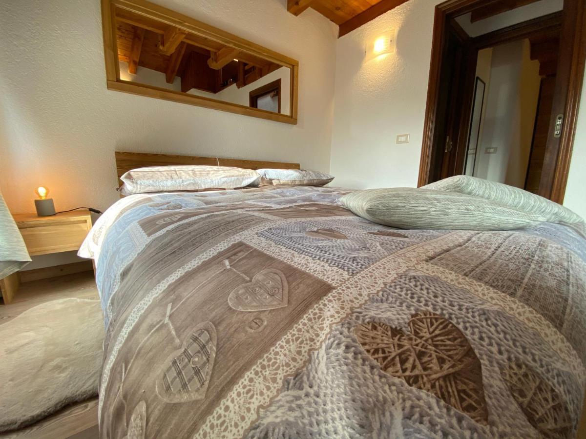 Appartamento Grenier Du Coeur Aosta Esterno foto