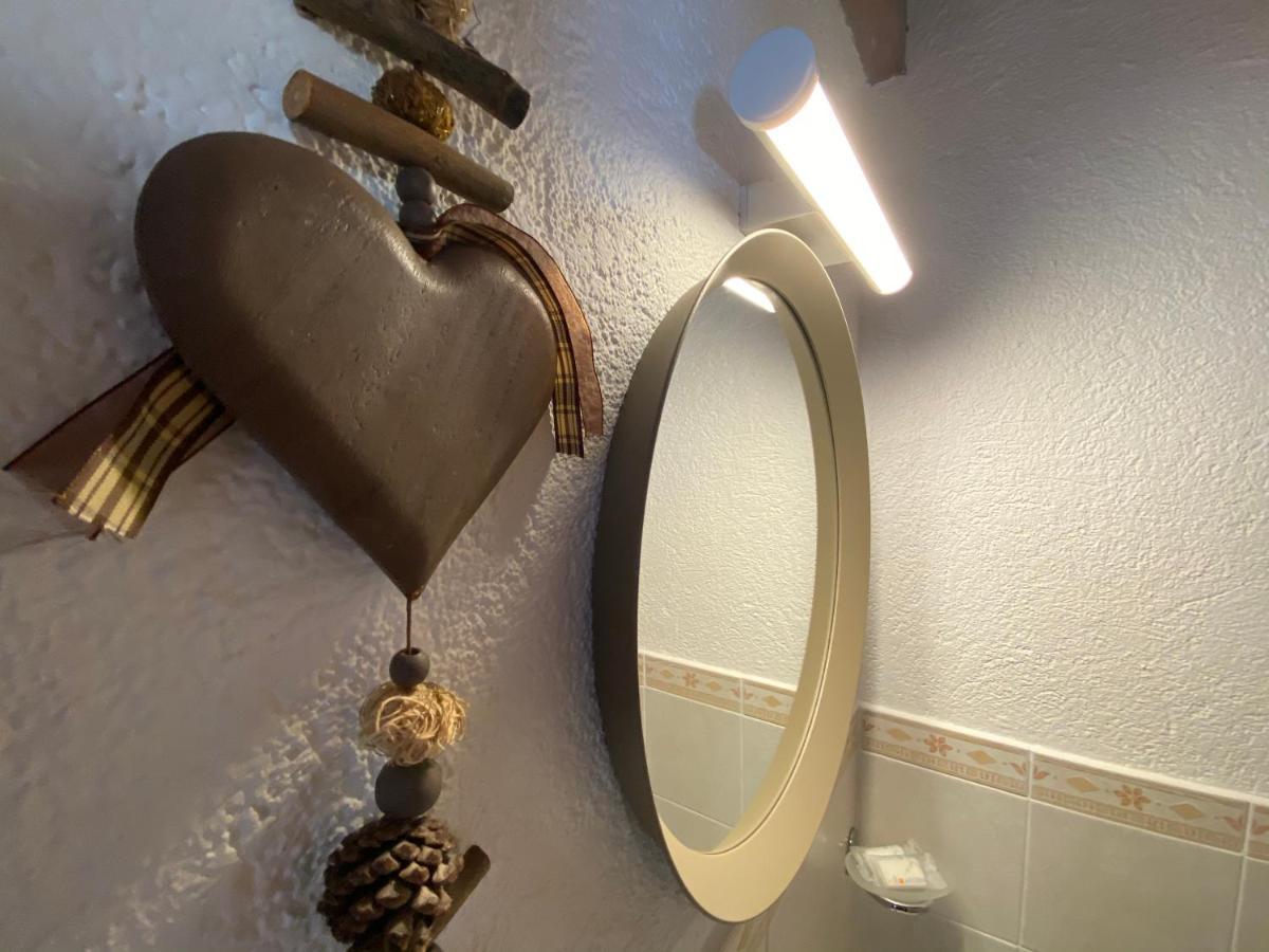 Appartamento Grenier Du Coeur Aosta Esterno foto