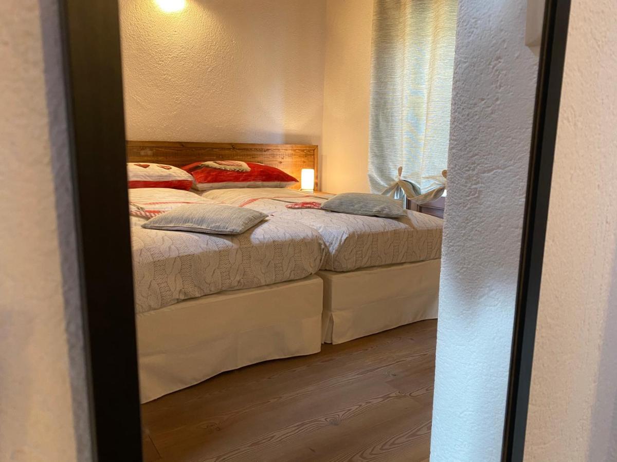 Appartamento Grenier Du Coeur Aosta Esterno foto