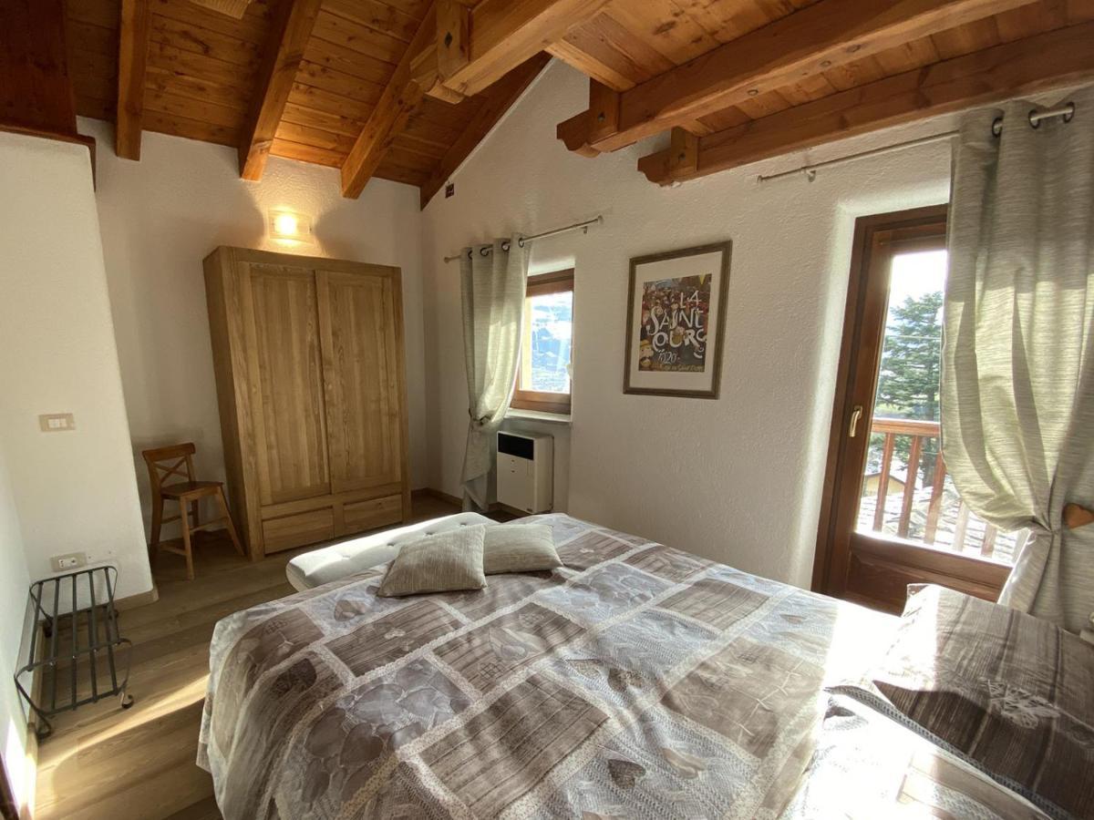Appartamento Grenier Du Coeur Aosta Esterno foto