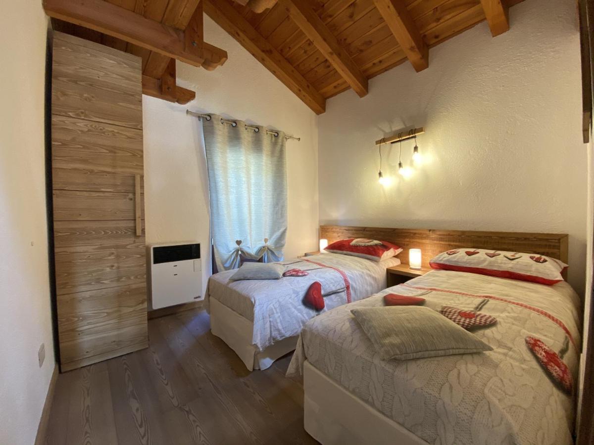 Appartamento Grenier Du Coeur Aosta Esterno foto