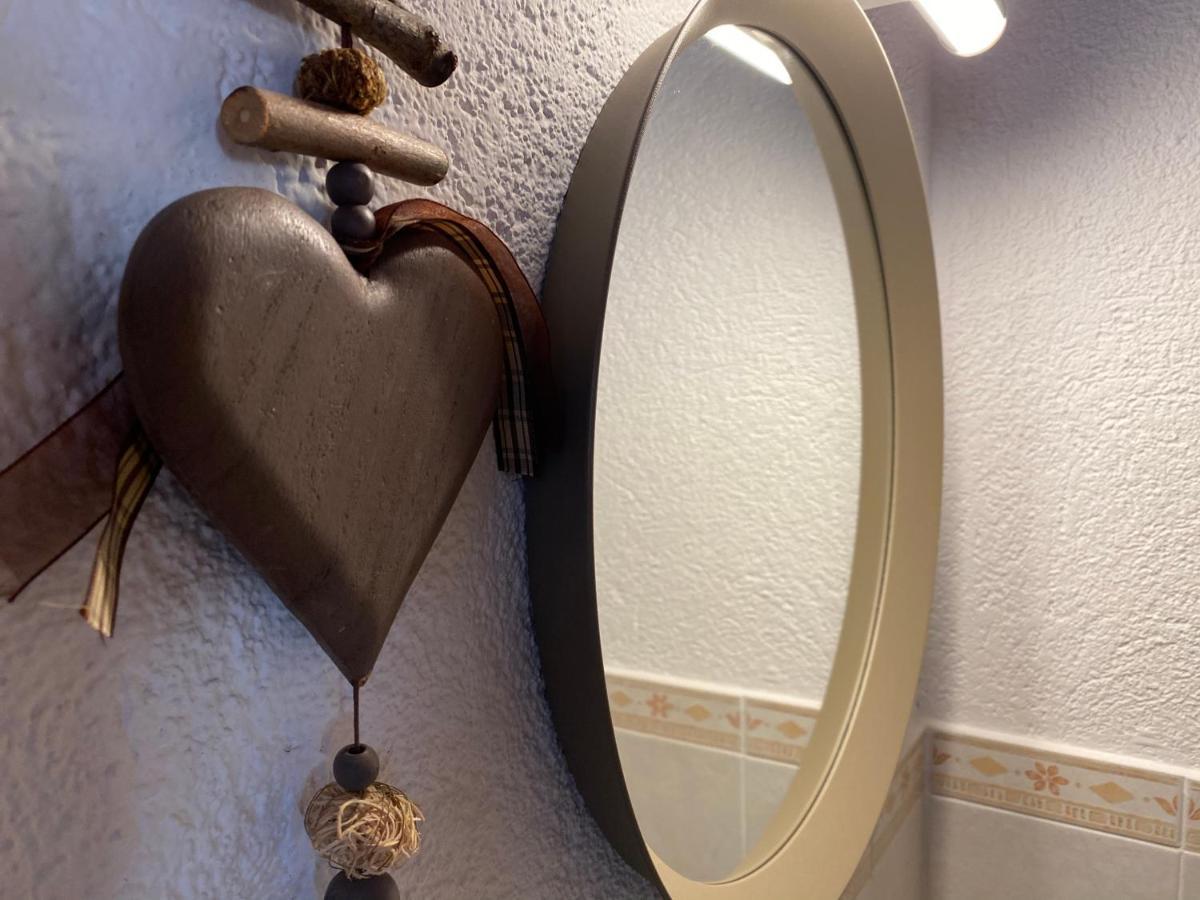 Appartamento Grenier Du Coeur Aosta Esterno foto