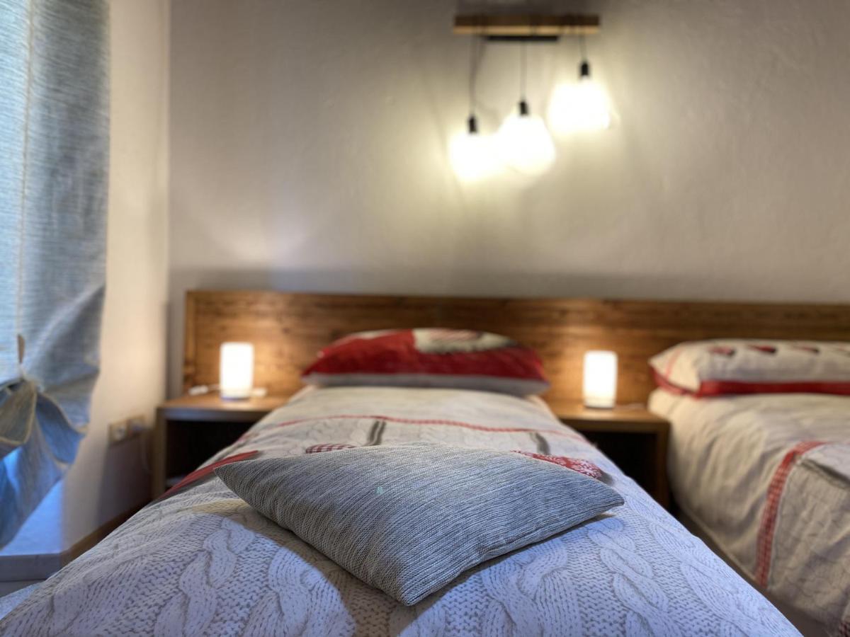 Appartamento Grenier Du Coeur Aosta Esterno foto