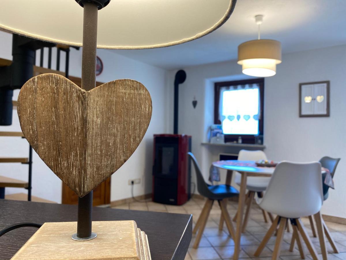 Appartamento Grenier Du Coeur Aosta Esterno foto