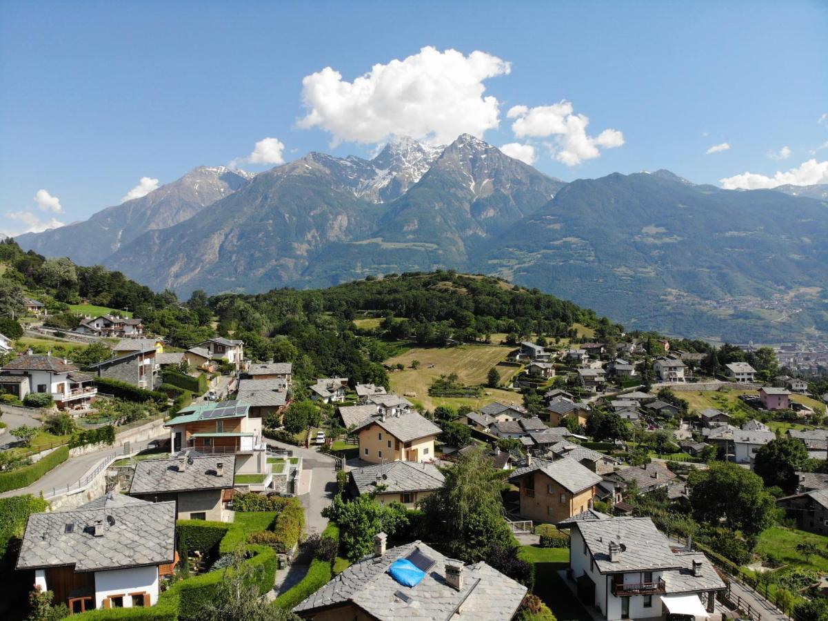 Appartamento Grenier Du Coeur Aosta Esterno foto