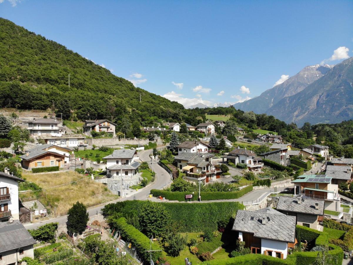 Appartamento Grenier Du Coeur Aosta Esterno foto