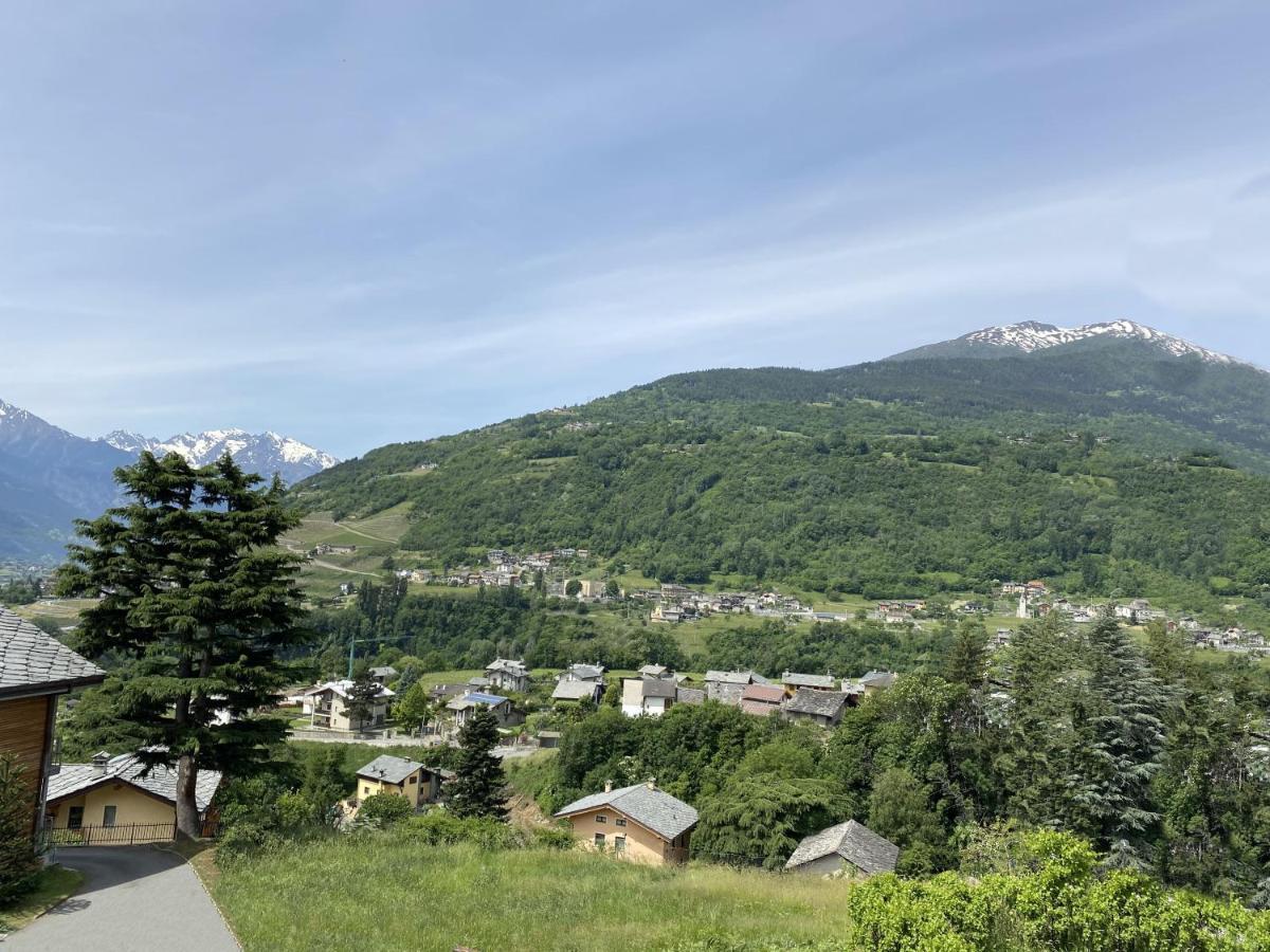 Appartamento Grenier Du Coeur Aosta Esterno foto