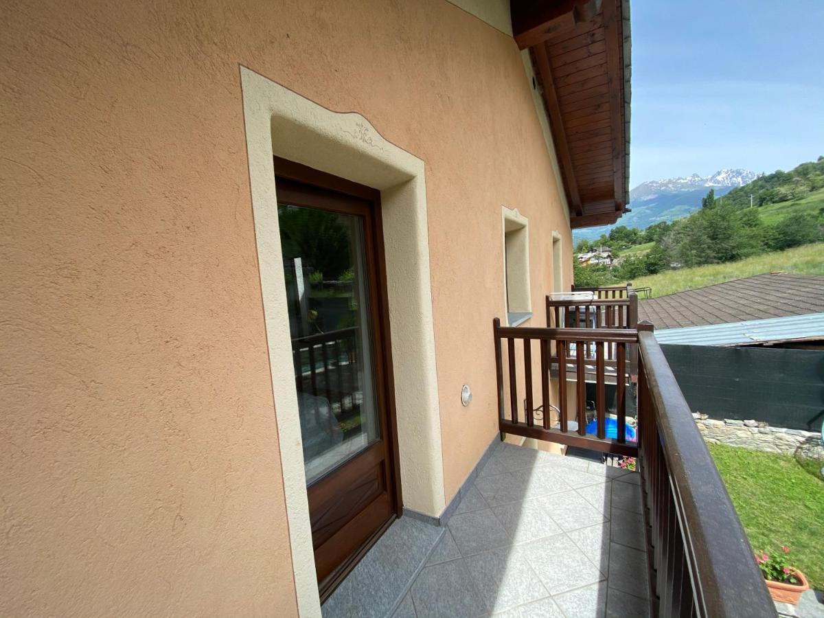 Appartamento Grenier Du Coeur Aosta Esterno foto