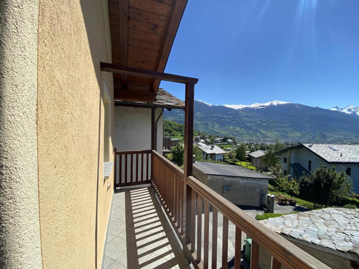 Appartamento Grenier Du Coeur Aosta Esterno foto